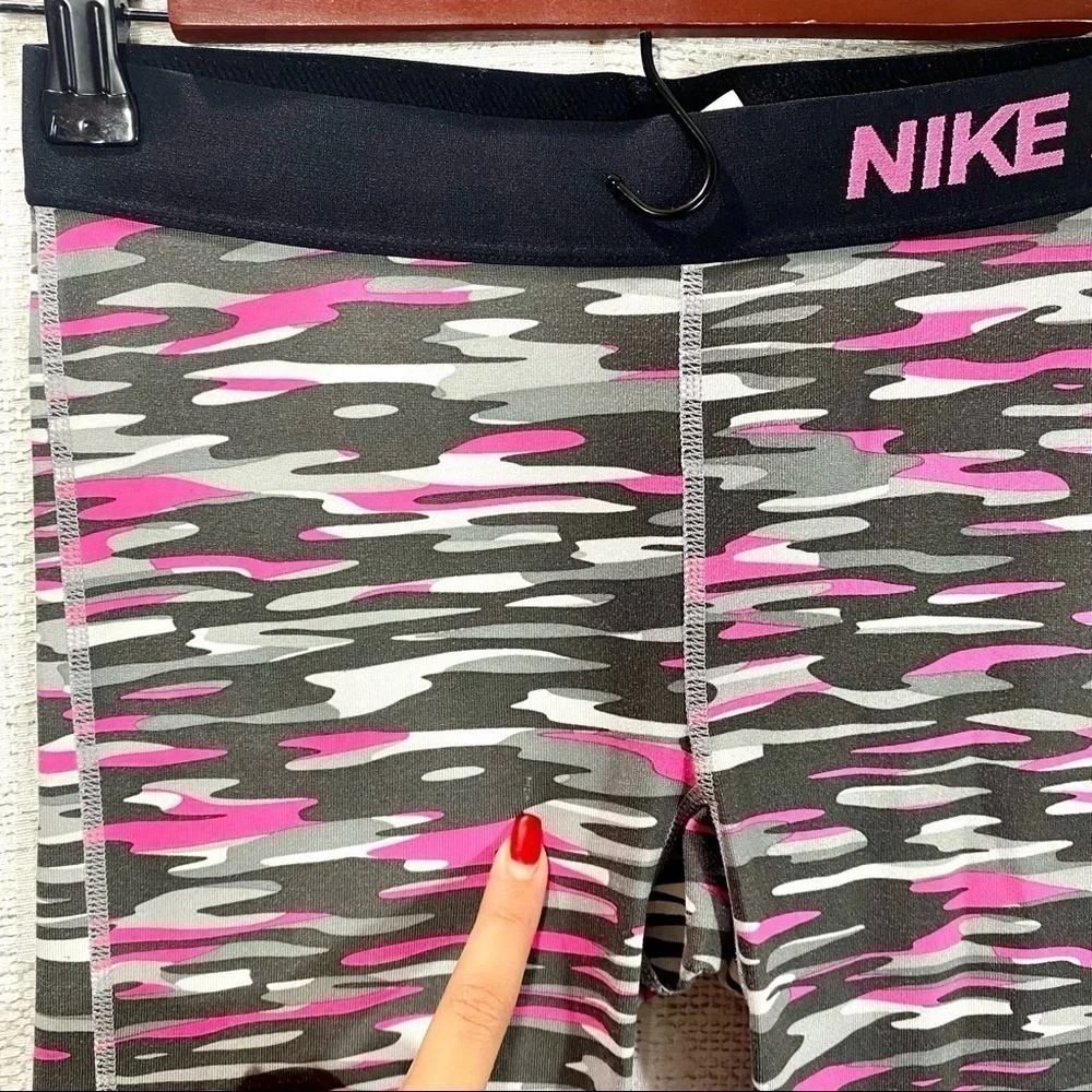 Nike girls dri-fit pink camo capri leggings size L